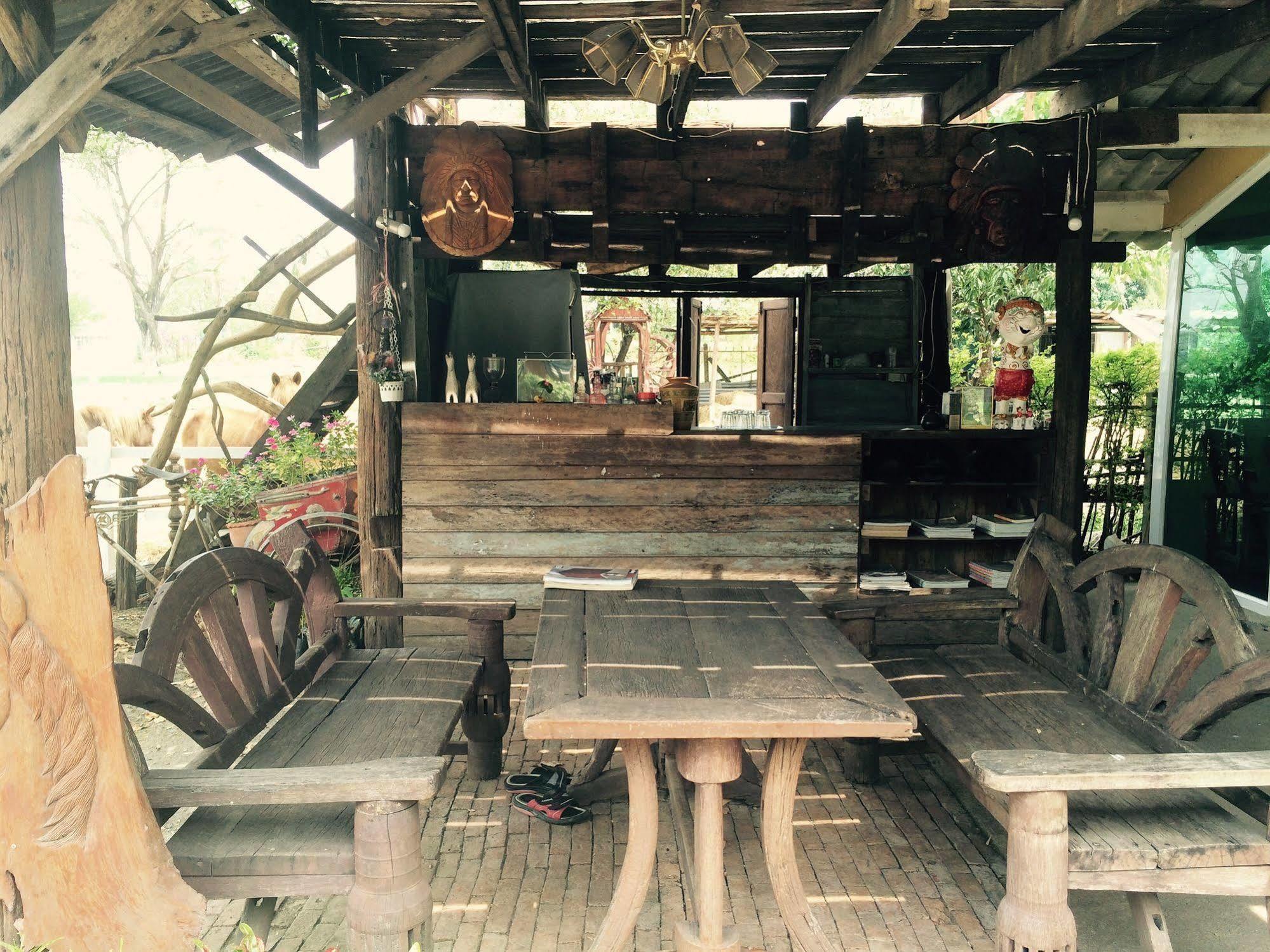 Wanlapa Farmstay Ban Khok Krathiam Exterior foto