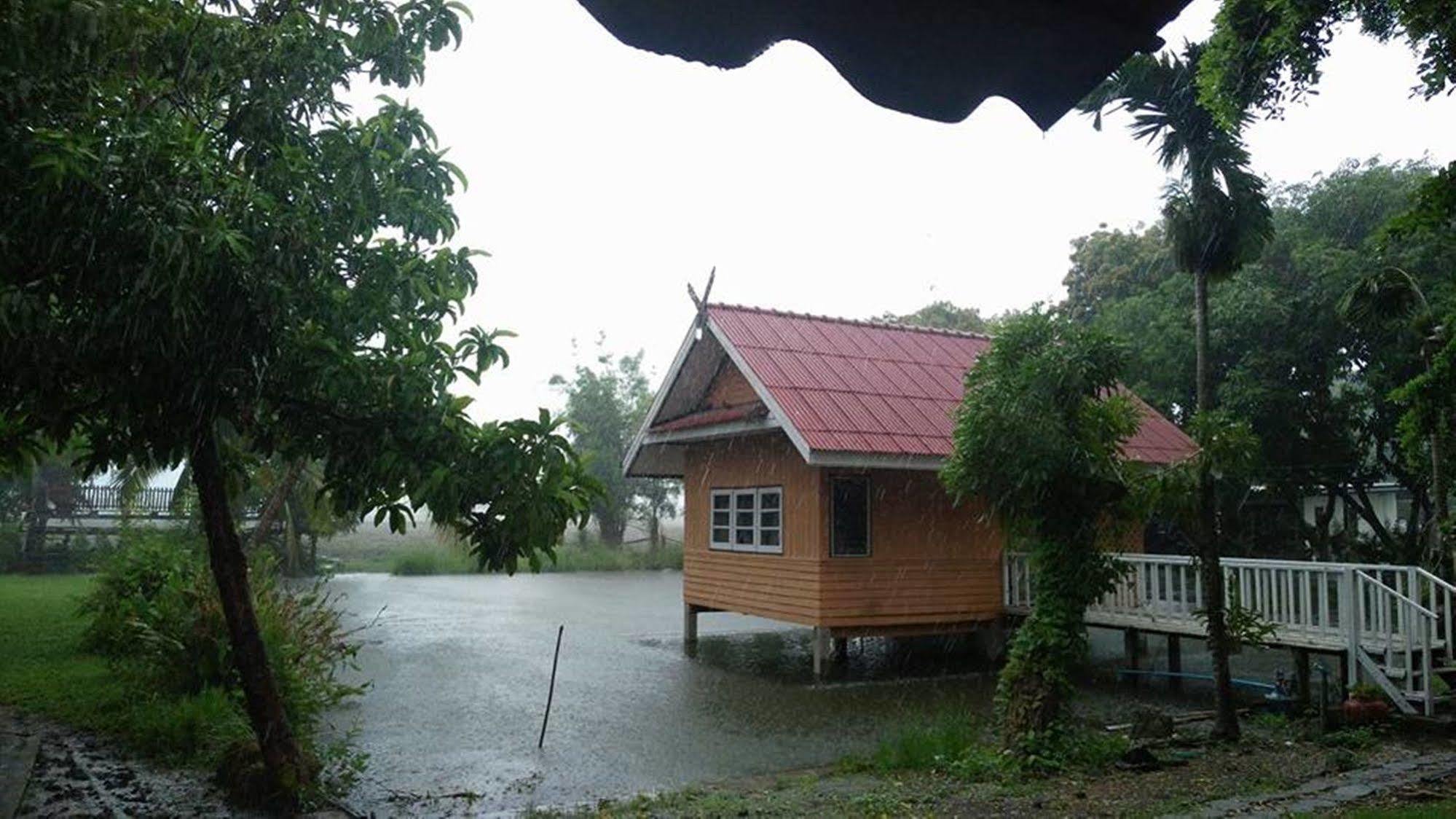 Wanlapa Farmstay Ban Khok Krathiam Exterior foto