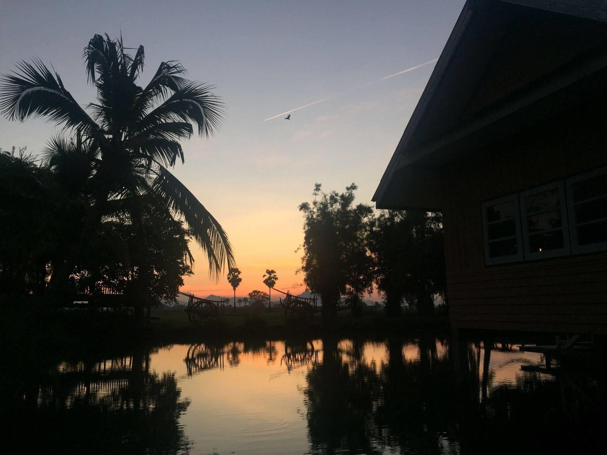 Wanlapa Farmstay Ban Khok Krathiam Exterior foto